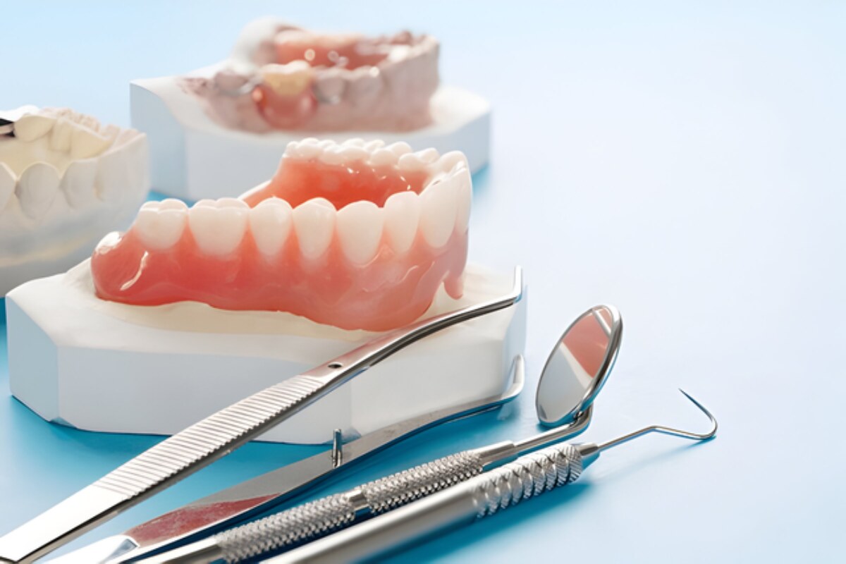 how to choose the right dentures for your smile